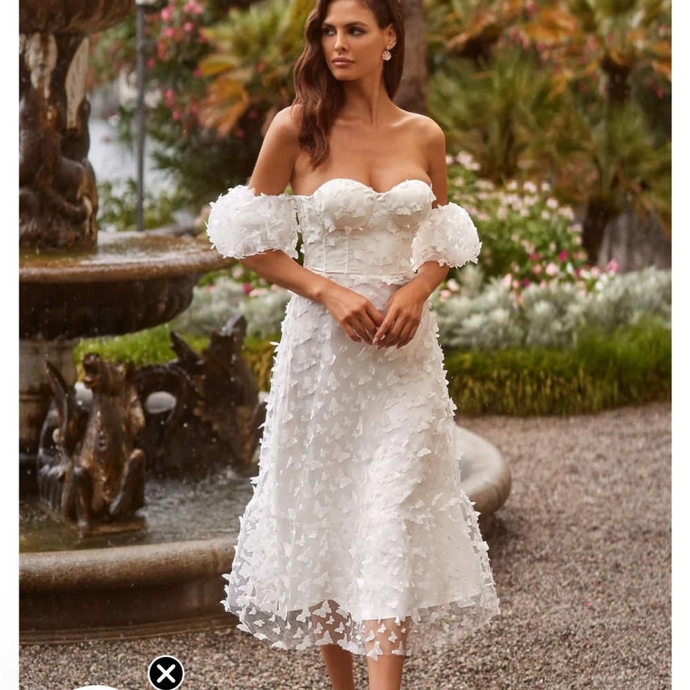 Alamour the Label Giulianna White Floral Dress